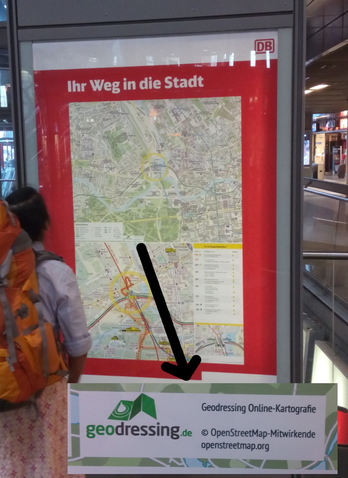 Foto: OpenStreetMap im Einsatz bei der Deutschen Bahn in Berlin Hauptbahnhof (Montage aus Bildern von User Shmias